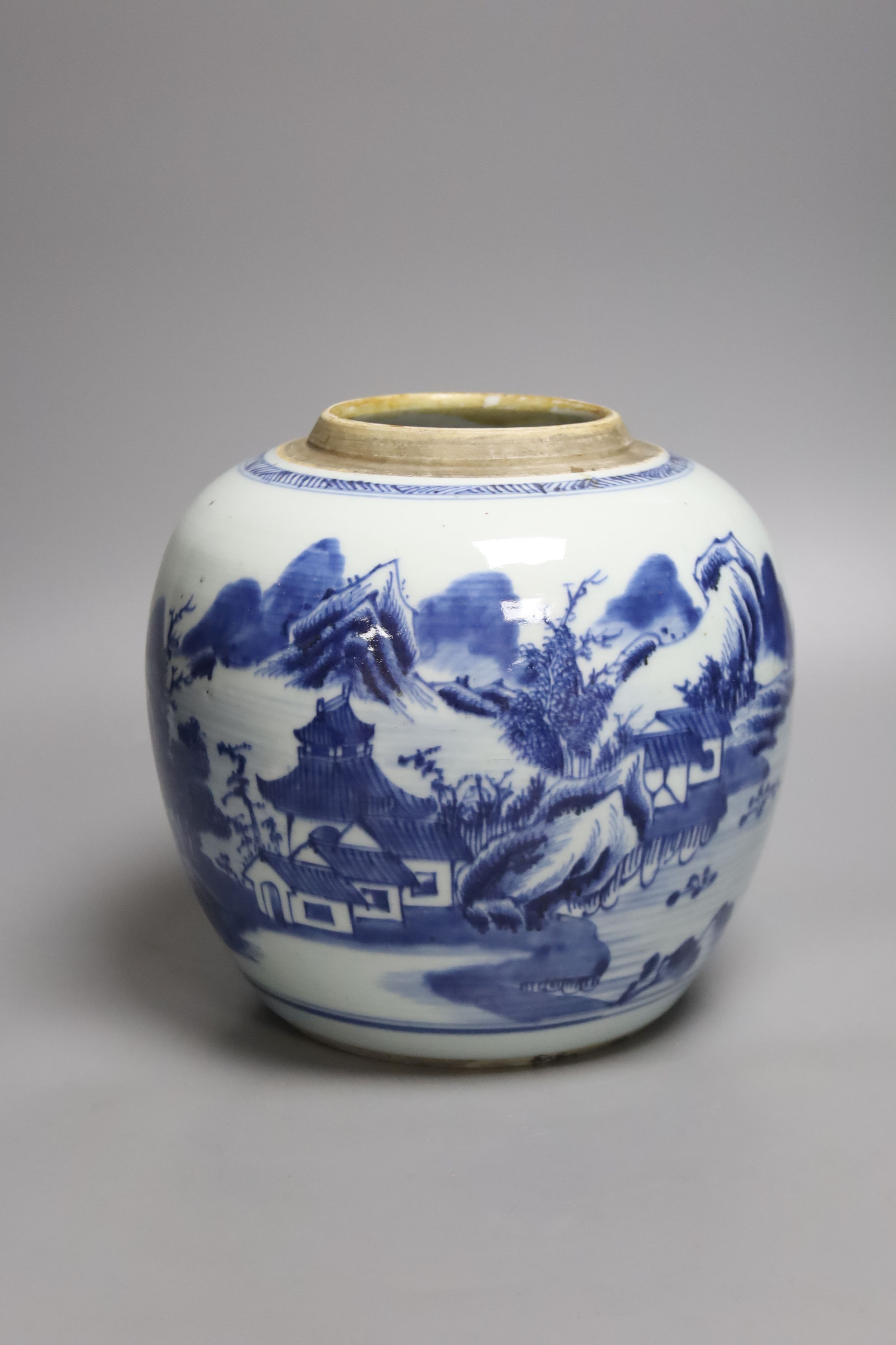 An 18th century Chinese blue and white jar, height 22cm